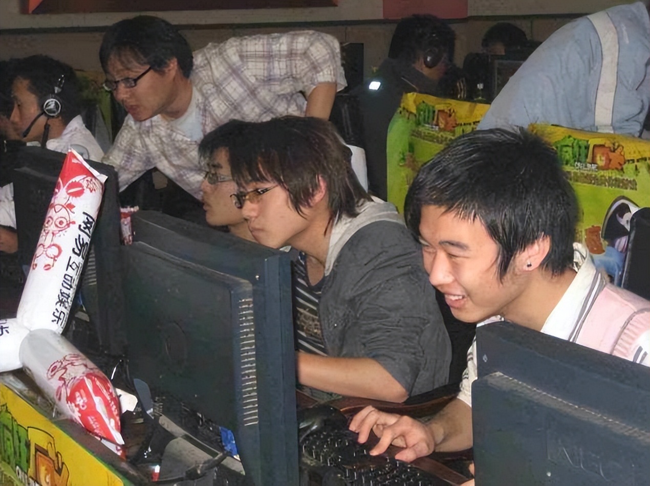 在网吧里当网管是什么体验,当网吧网管是什么样的体验