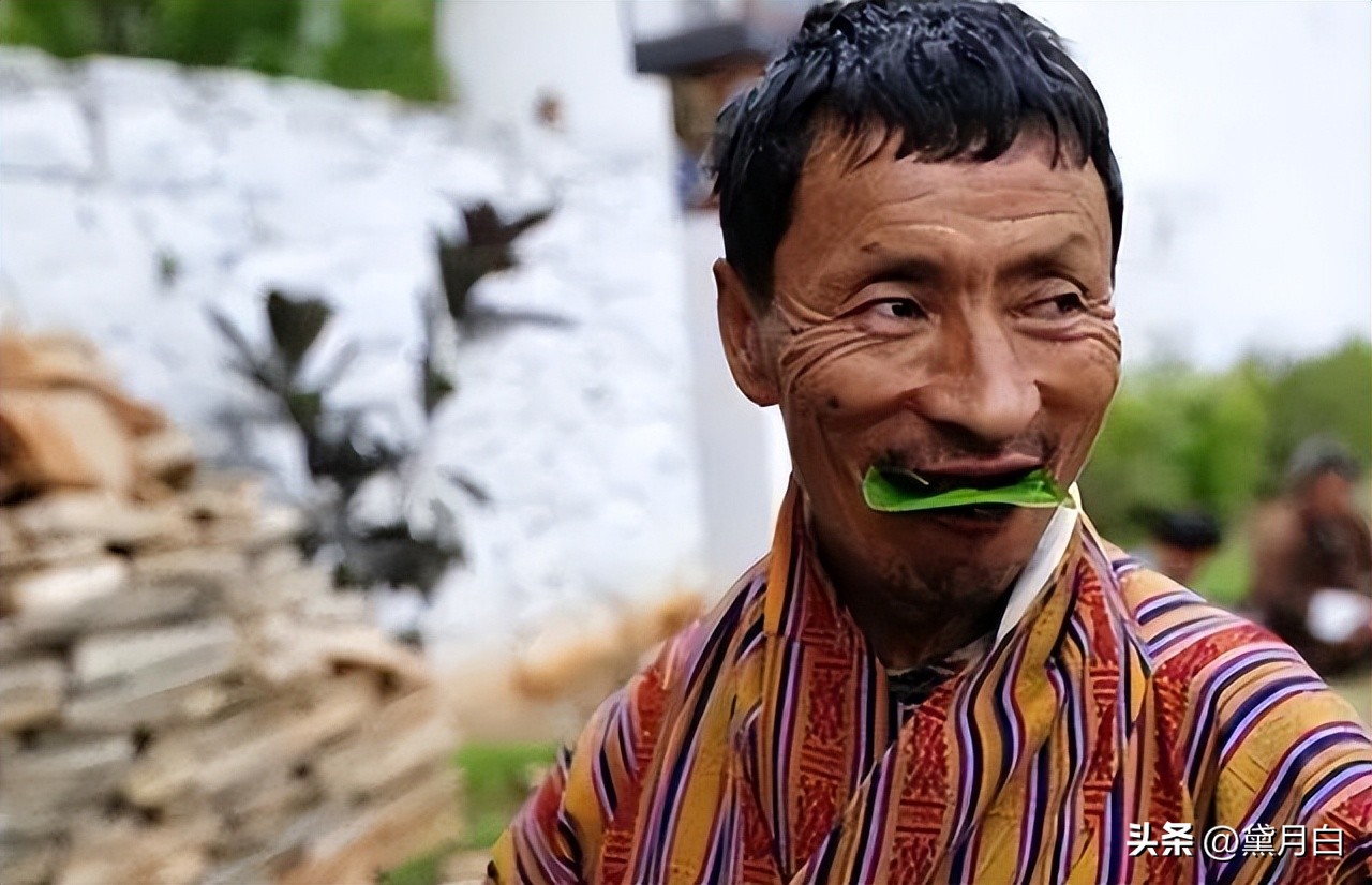 义乌永久下架槟榔，歌手傅松曾嚼槟榔6年患癌离世，生前脸部溃烂