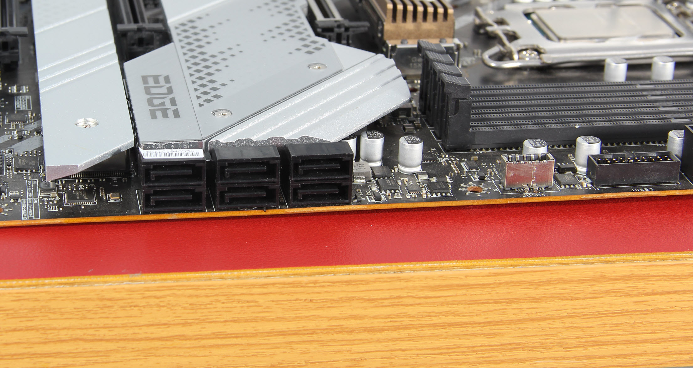 全风扇装机爱不爱？细数新机箱里的八把风扇