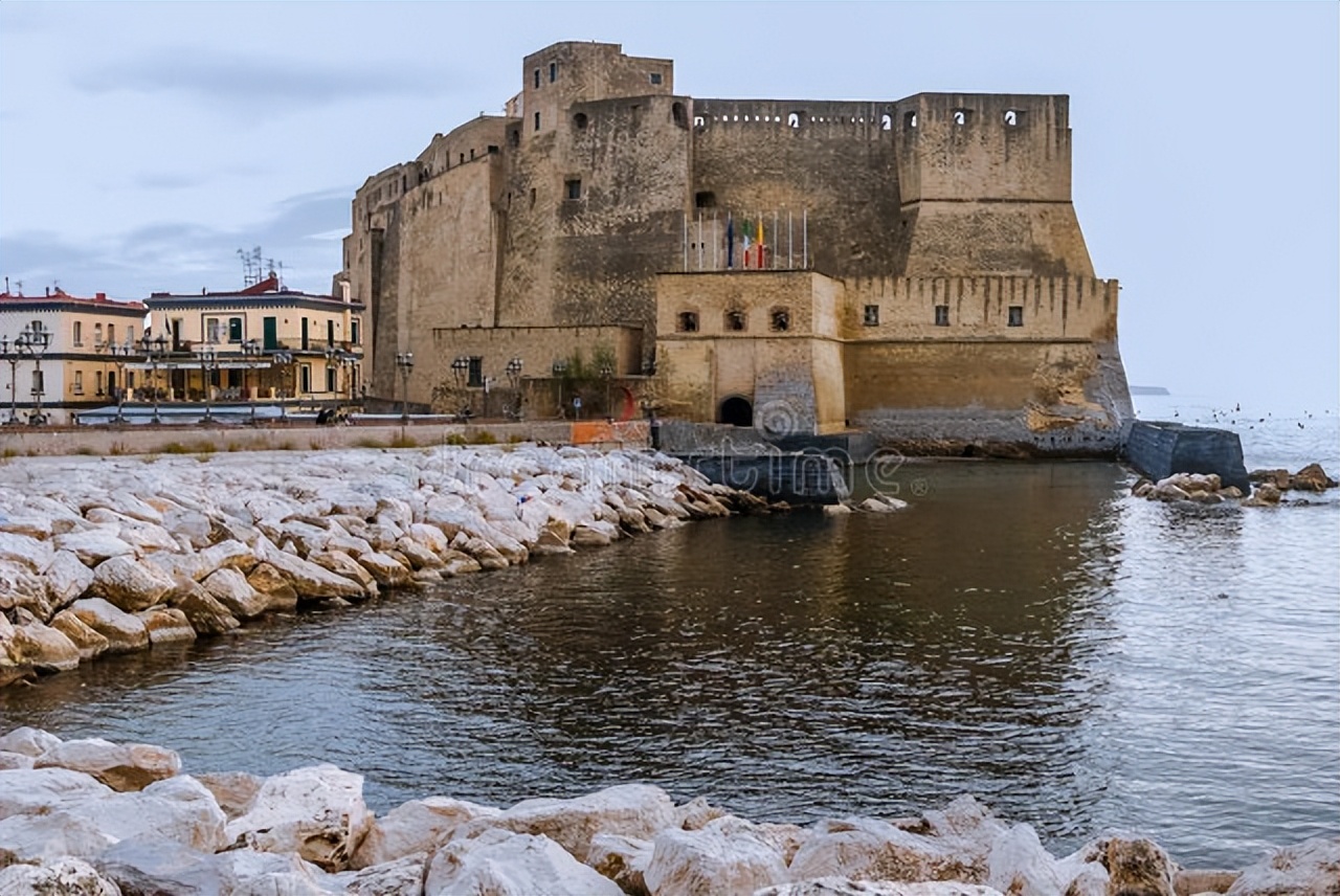 阳光和快乐之城，披萨诞生之地，意大利南部最大城市——那不勒斯
