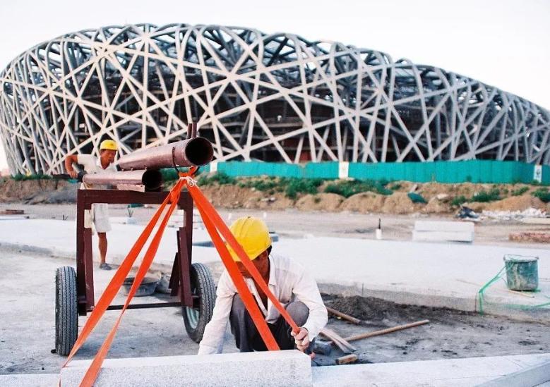 鸟巢耗资,耗资43亿建的鸟巢