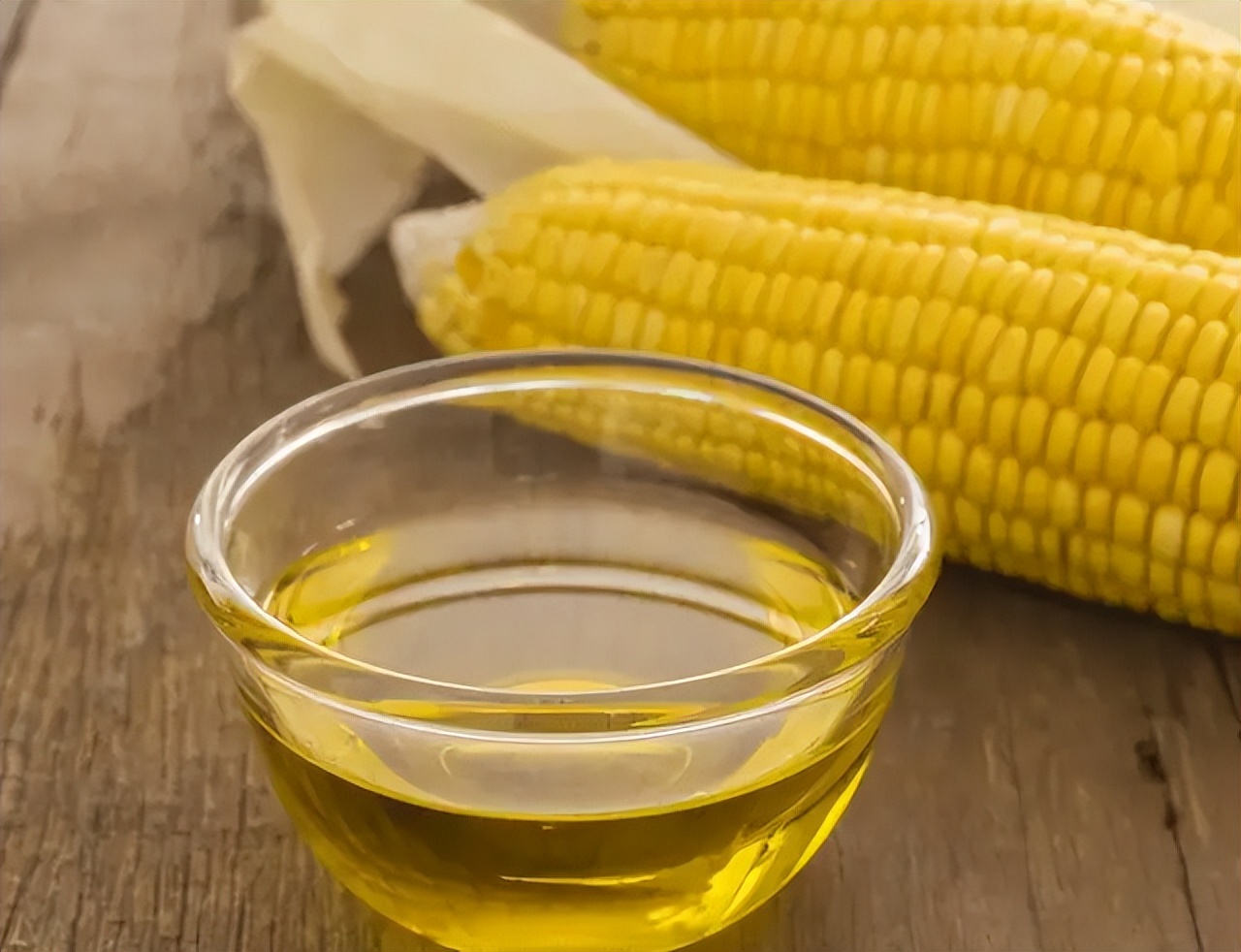 大豆油和油菜籽油哪个好,菜籽油花生油玉米油橄榄油哪个好