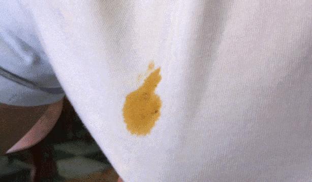 衣服上溅上油渍用什么洗,衣服上溅上油怎么洗