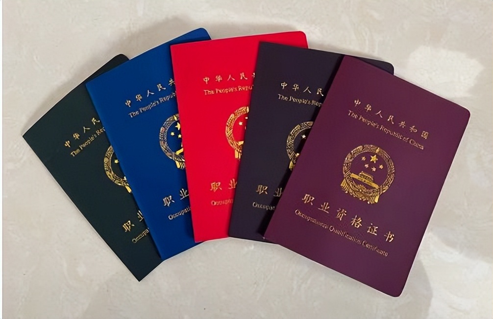 选择逐月吧,还真不能躺平,4种变现渠道,会有一种适合你