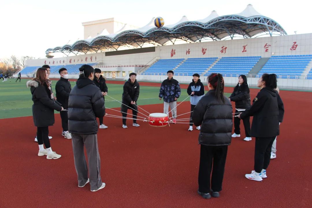 辽财足球场,辽财操场