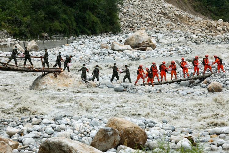 地震四川泸定最新官方消息图片,四川泸定6.8级地震和汶川地震对比