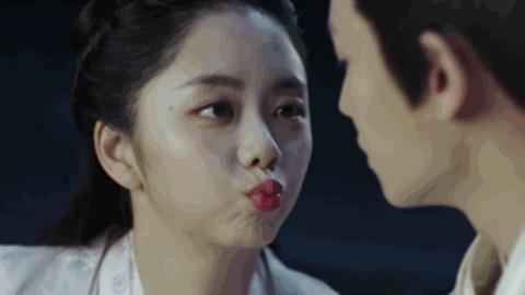 成毅袁冰妍电视剧吻戏片段,成毅袁冰妍小竹林吻戏花絮