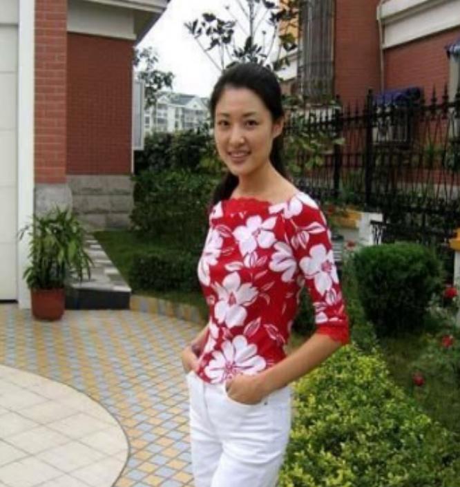 主持人周涛：与姚科离婚后，转身再嫁富豪，直言对女儿心中有愧