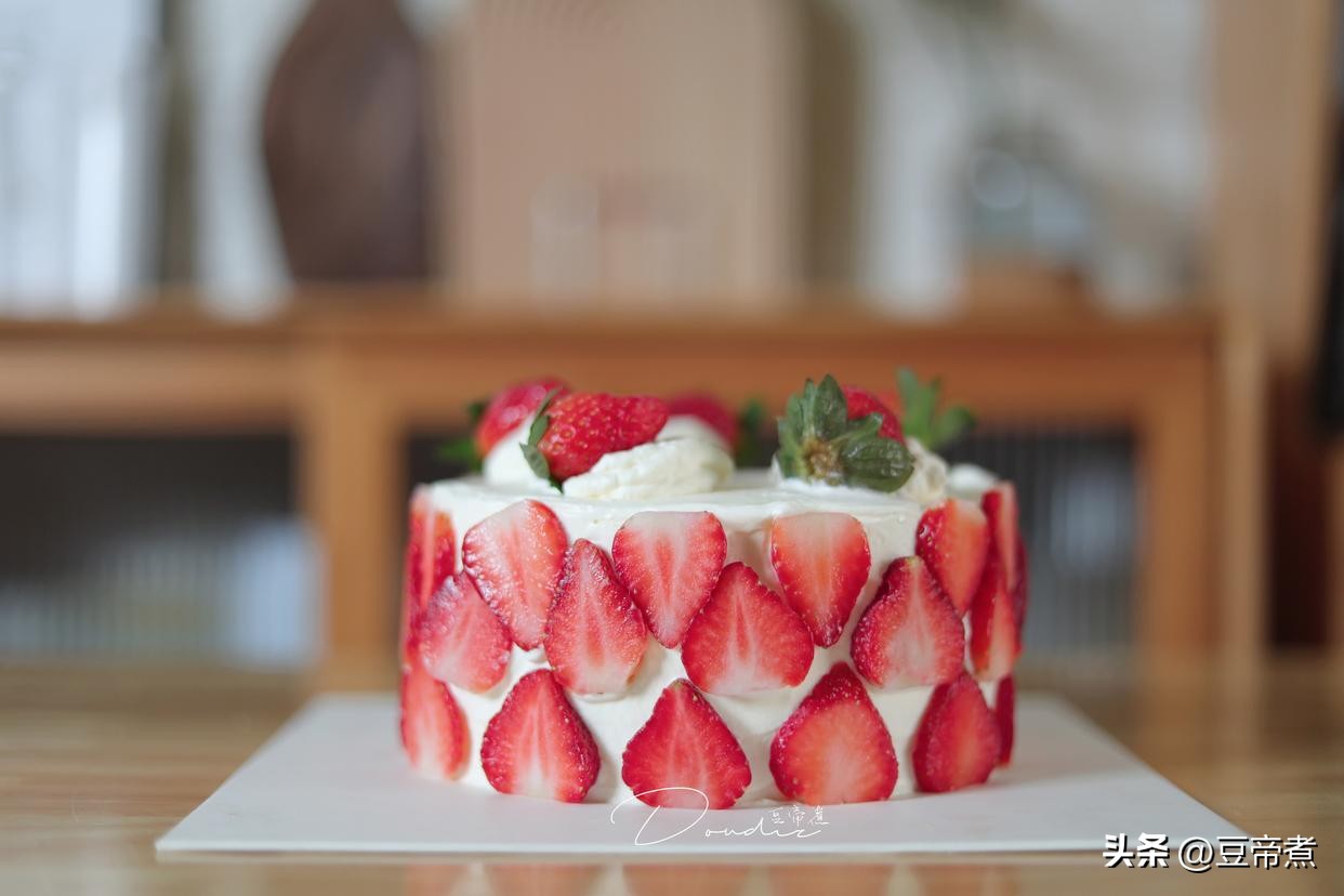 草莓季怎么吃甜品,没有草莓的季节怎么做草莓蛋糕