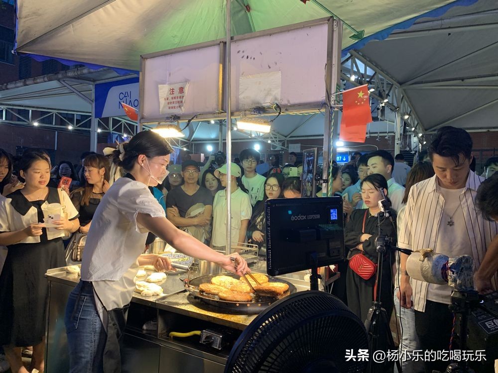 重庆民心佳园人山人海,重庆民心佳园夜市回归“顶流”