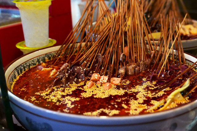 冷锅串串美食教程网红小吃,冷串串香的做法和配方摆地摊