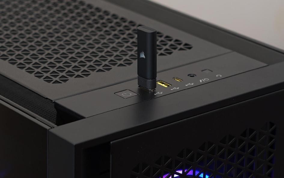 好看充满科技感的桌搭,桌搭好物推荐简约