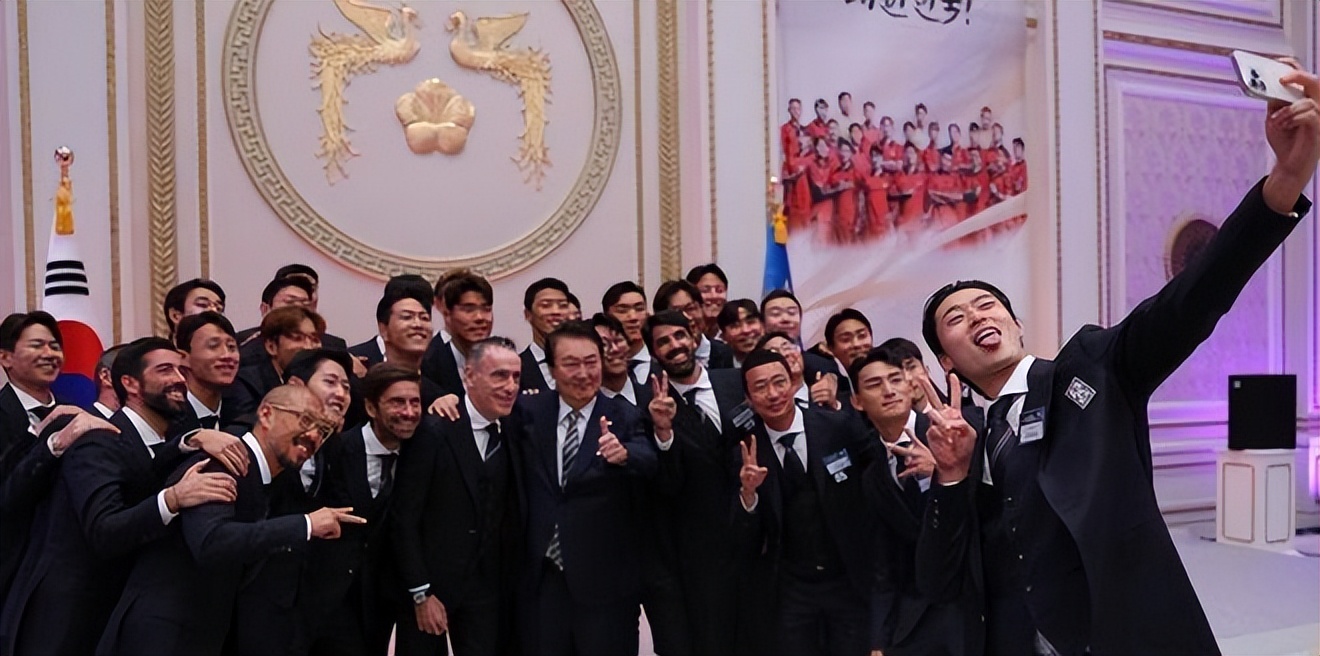 我认为你们就是世界冠军!韩国总统设宴欢迎国家队:相当满意