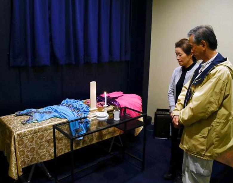 火葬场、棺材、墓碑中国全垄断，中国是如何一条龙送走日本人的？