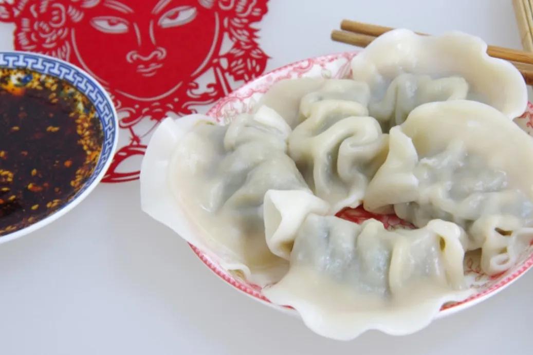 正月初六扔什么东西表示送穷鬼,正月初六送穷鬼吃啥