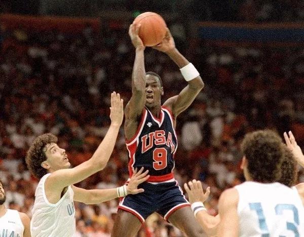 airjordanjumpman黑白,jordanjumpman短袖背后全是logo