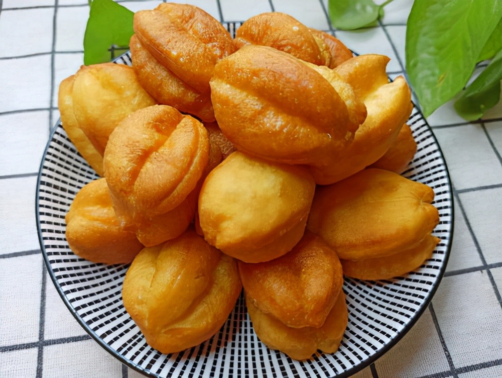 做油条不放苏打和泡粉,健康油条无矾无铝香酥大油条