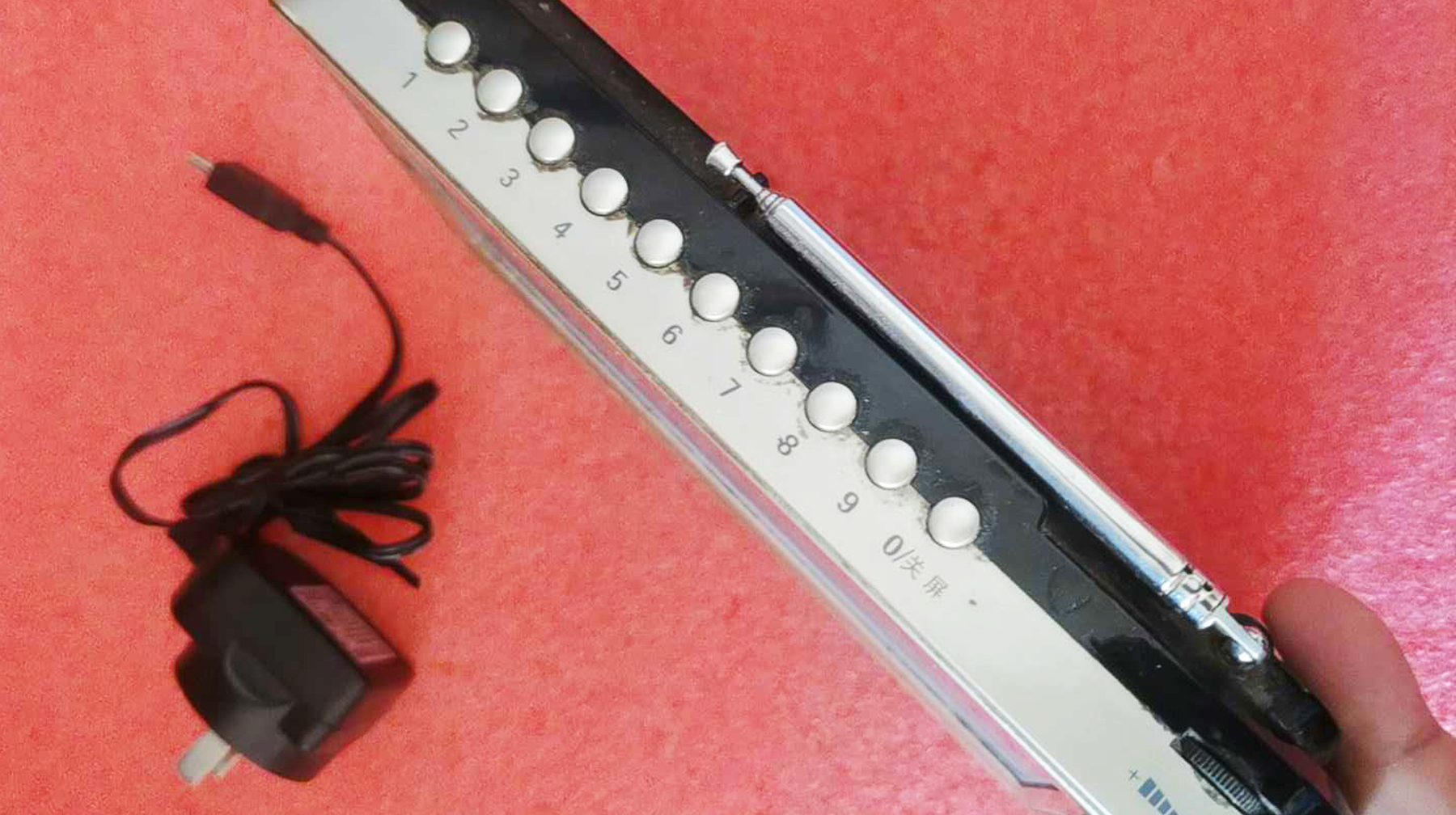 7英寸屏幕单手轻松握持，这款国产辉邦移动电视，无需网络随心用