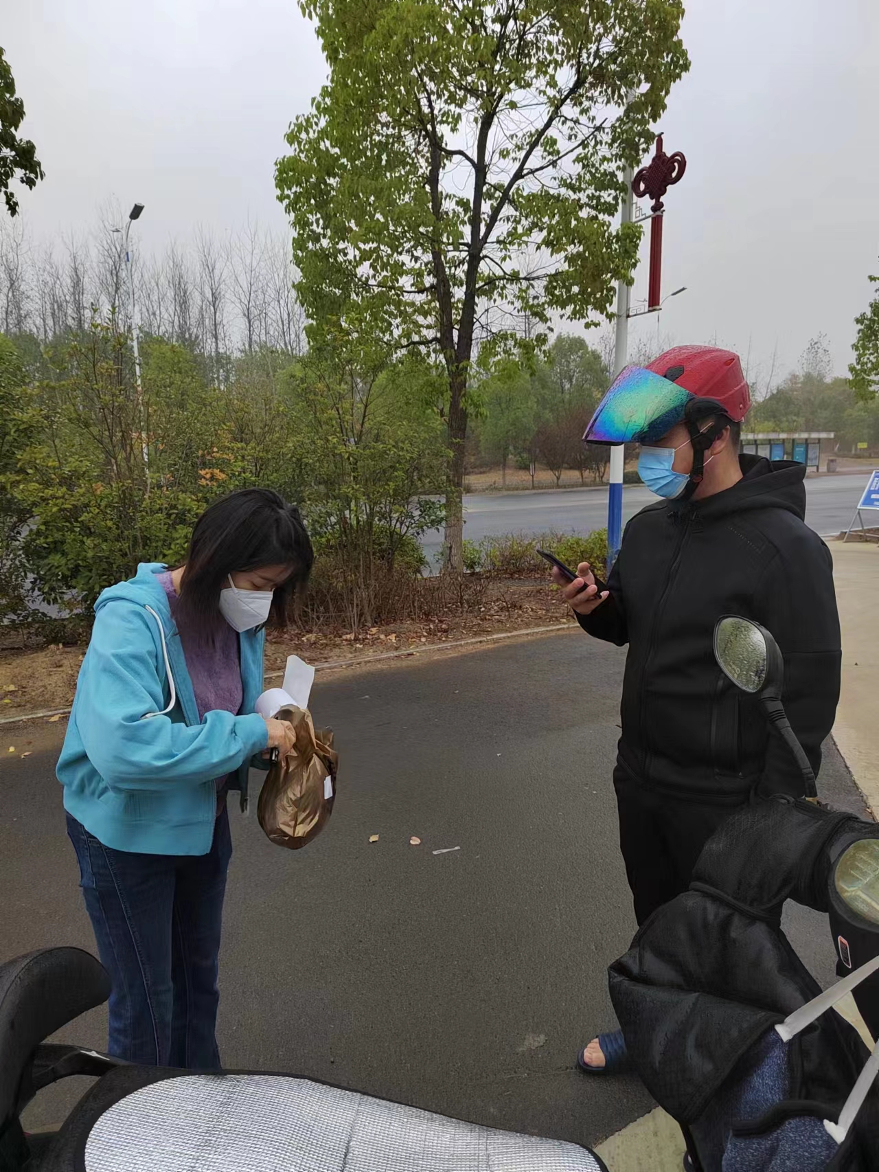 筑牢疫情防线守护百姓平安,投身防控一线践行五心服务使命