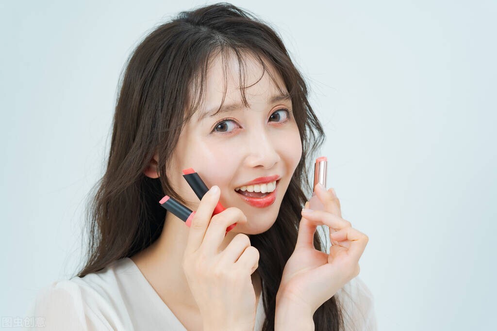 每天涂口红会致癌吗是真的吗,口红有毒的危害