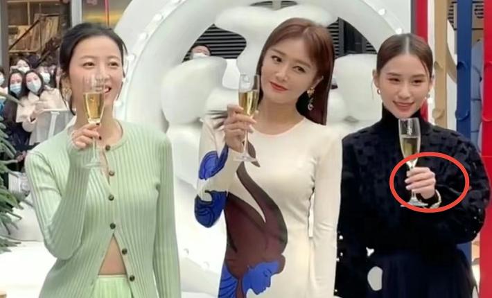 幸运的民国名媛：一婚遇渣男，二婚被富商独宠50多年，百岁仍优雅