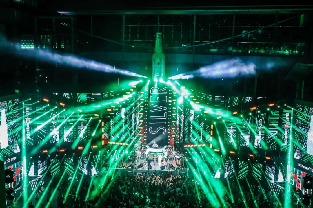 撬动年轻圈层，喜力®在滑雪场玩“电音”