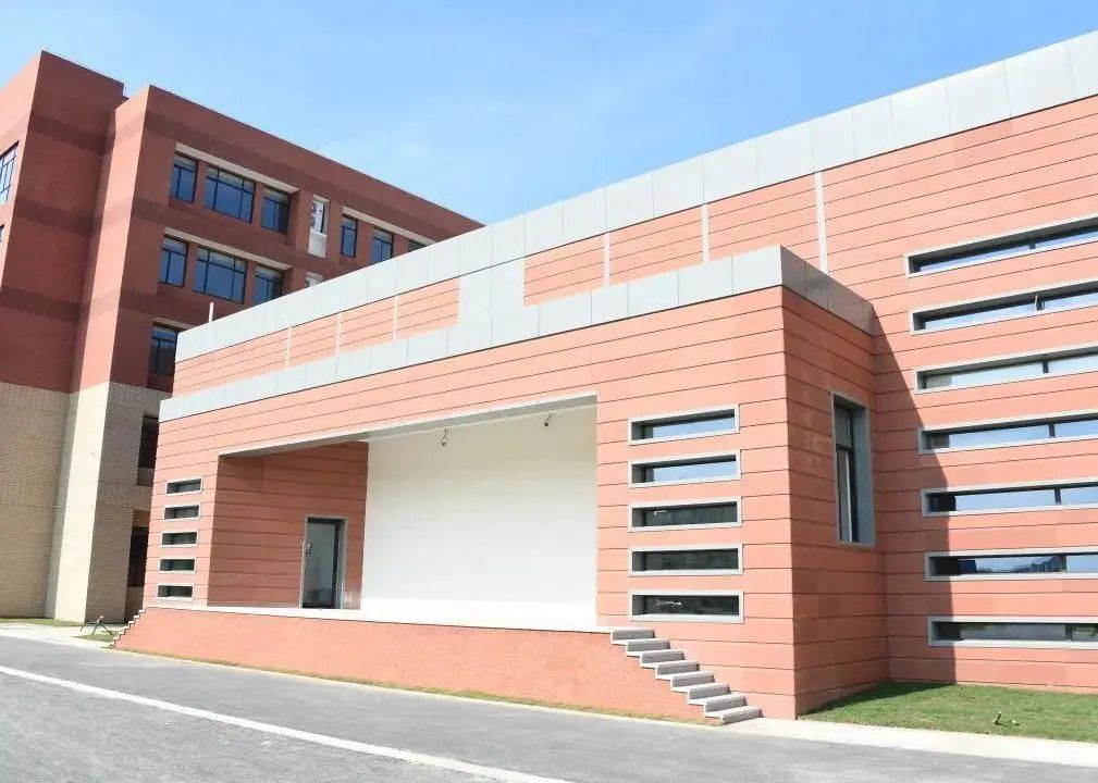 新江湾小学丶初中丶高中简介和校园实景照片！学校对口小区一栏