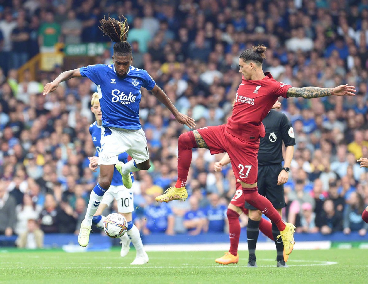 利物浦0比2埃弗顿阿诺德,今日足球vs利物浦比分