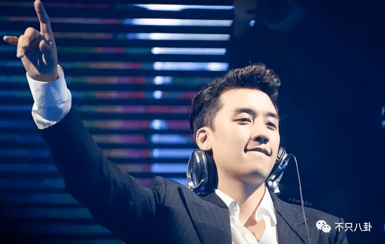 玩咖人设不改，出狱后他的生活更滋润了？