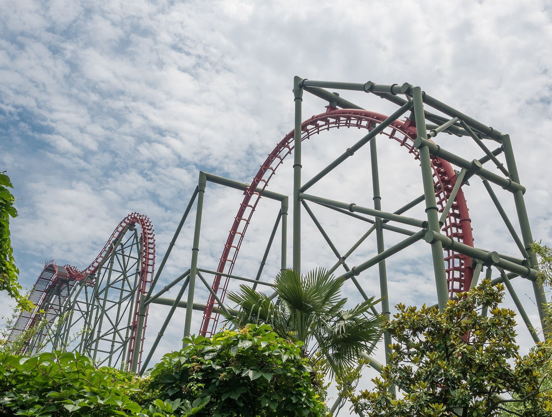 上海欢乐谷过山车视频,上海欢乐谷古木游龙