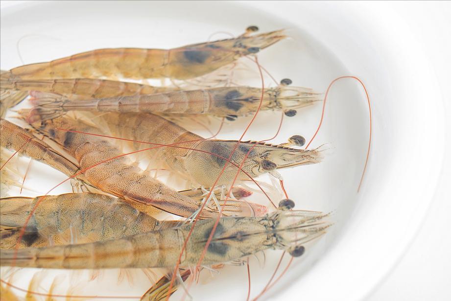 不用水煮的直接能吃的虾,不加水水煮虾的正确做法