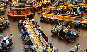 美国琼斯国际大学硕士博士金融学博士，国内首家！UKNARIC国际专