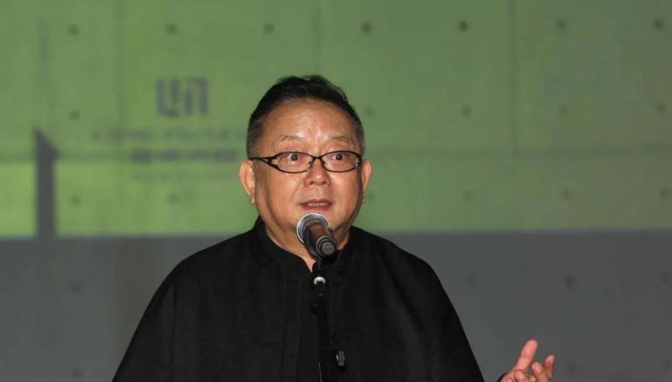 王刚失手砸碎2亿真古董是哪期,天下收藏王刚砸杯子视频