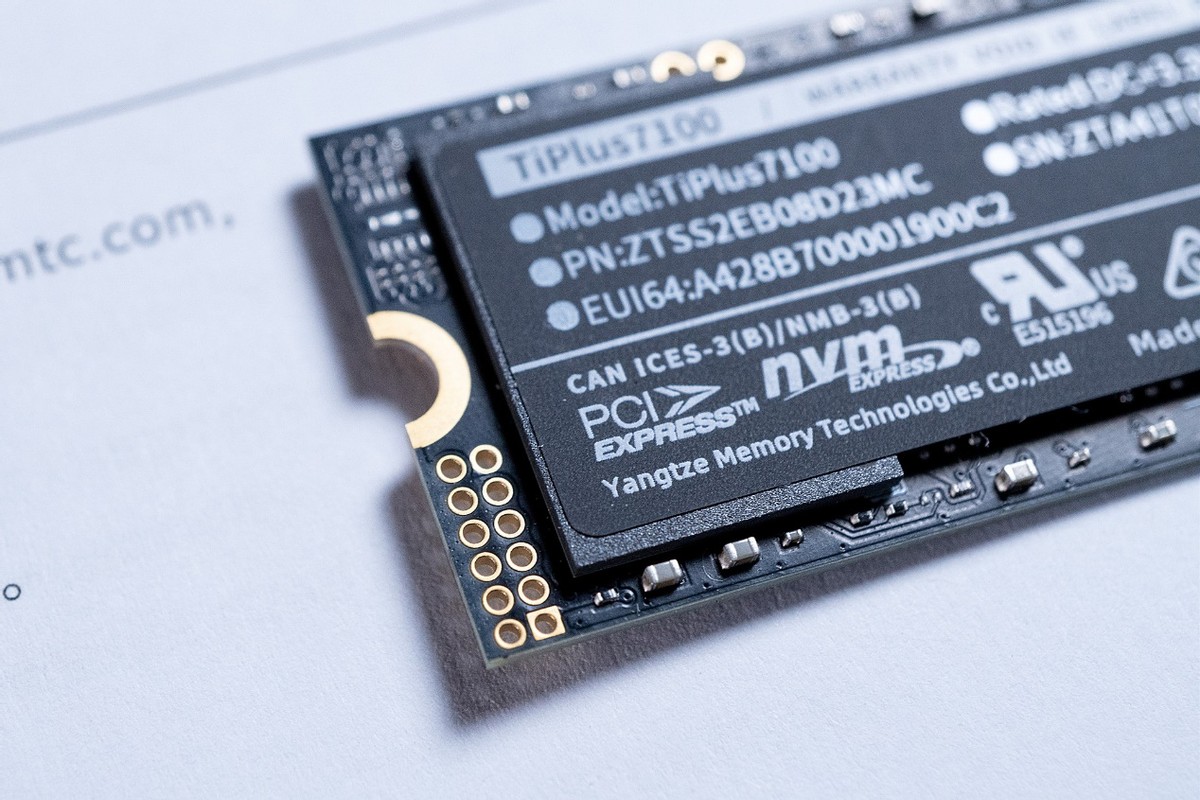 致态plus7100固态硬盘,致态固态硬盘7100和7000