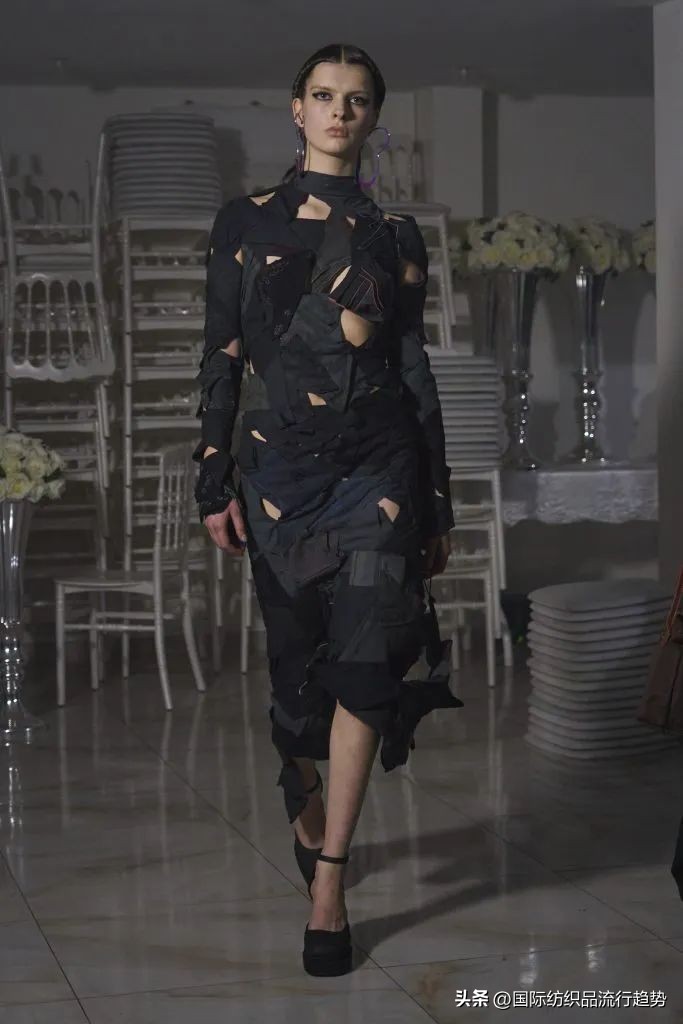 现实中的皇帝的新装,皇帝的新装设计