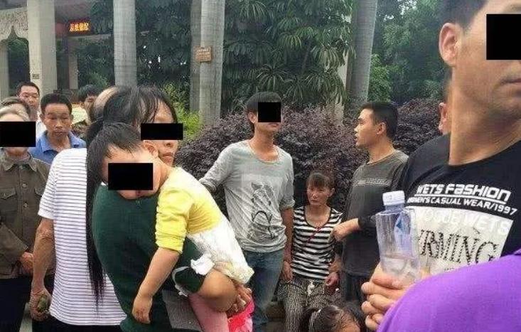 3岁男孩被拐26年后终于找到家人,34年后被拐男童终于回家