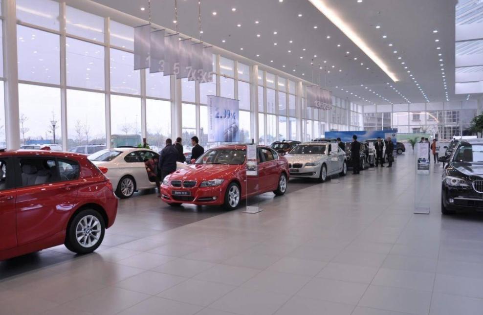 4s店卖20万车能赚多少钱,4s店买车最高可以优惠多少钱