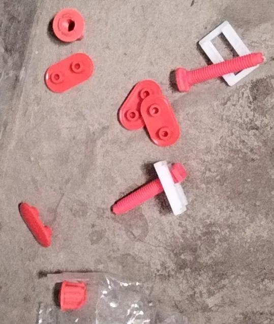 坐便器圈及盖的安装方法,马桶坐便器盖的安装方法