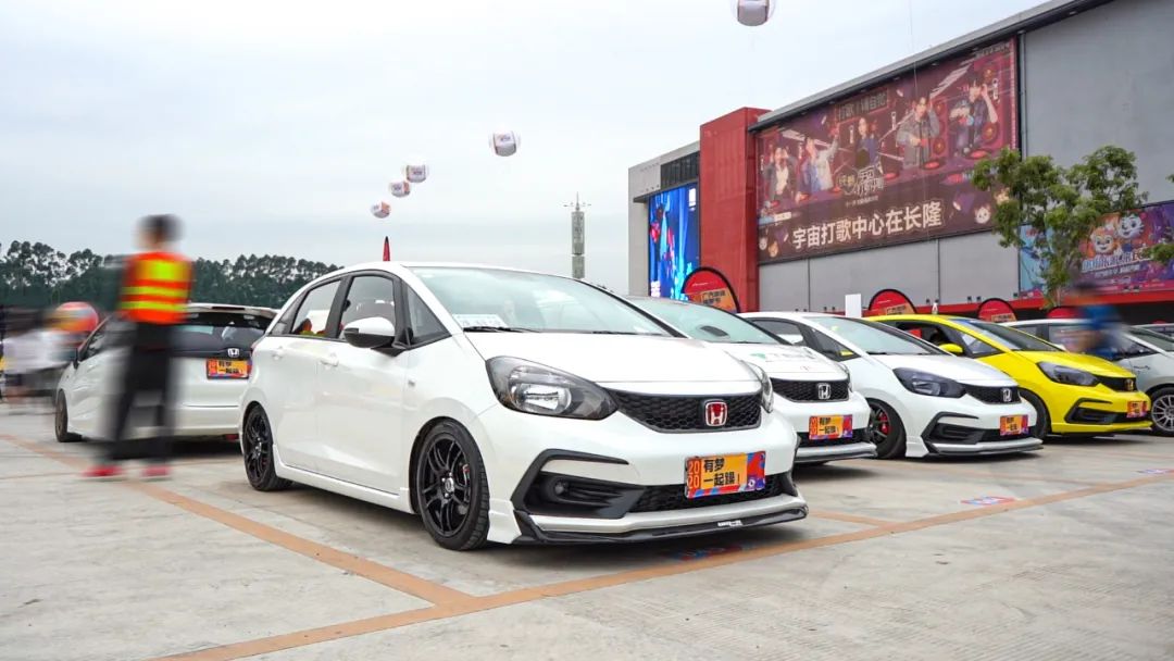 本田飞度第四代车主感受,为什么那么多年轻人喜欢飞度