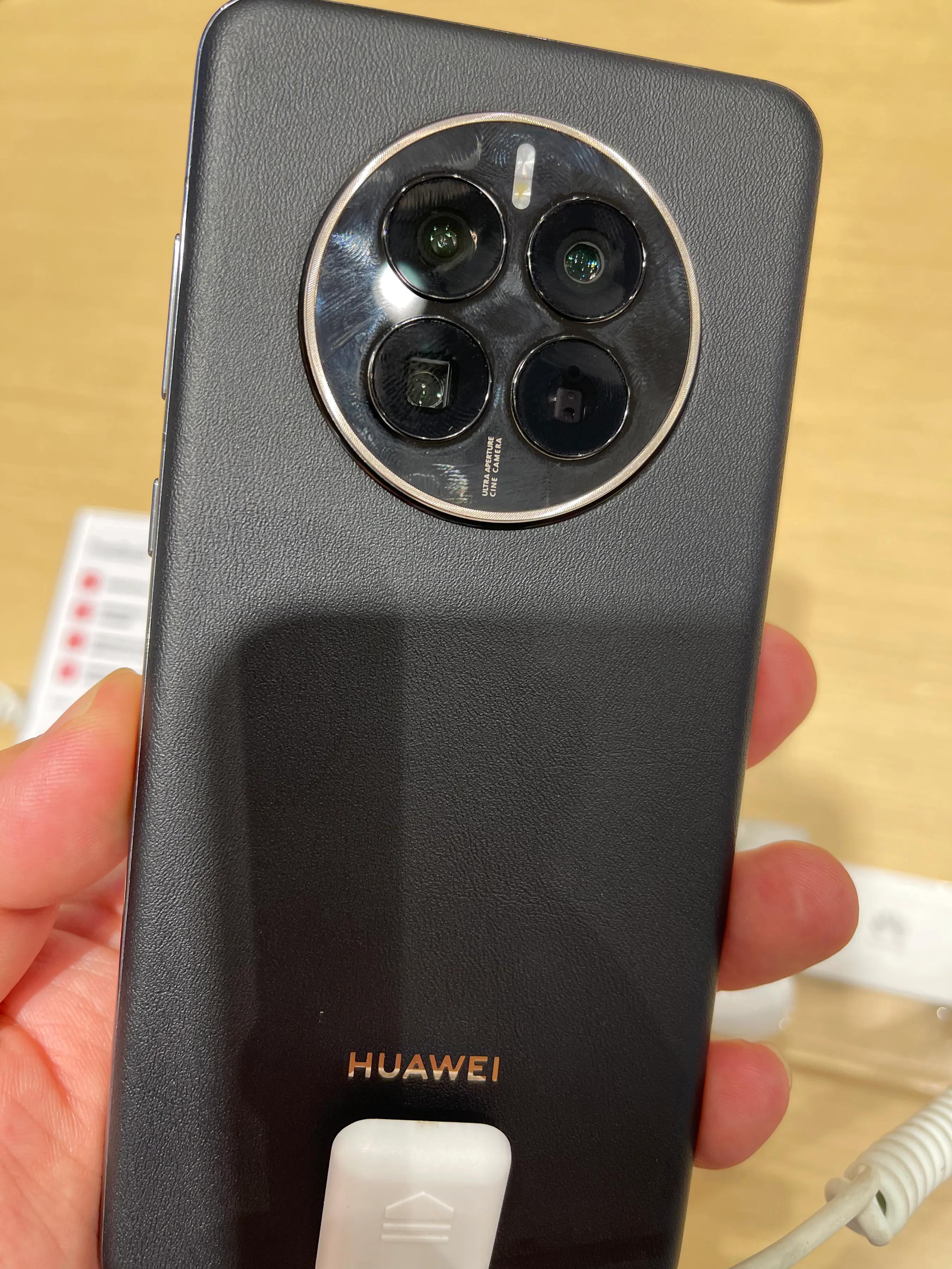 探店华为体验店智慧屏,上海华为旗舰店体验华为mate50