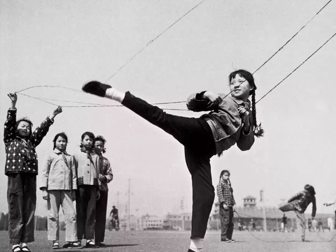 这些老照片有着多少儿时的回忆,70年代中国童年老照片