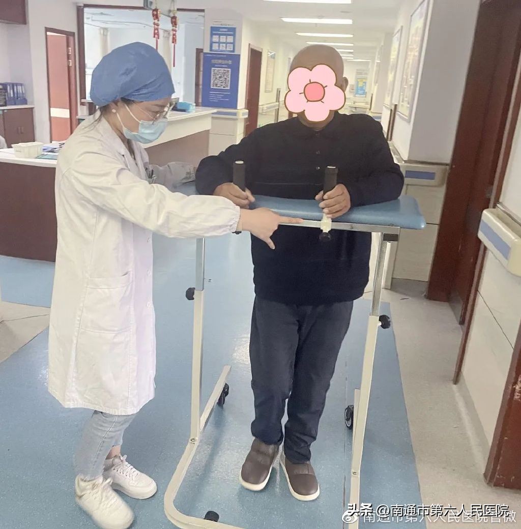 70岁老年人脑梗偏瘫能恢复好吗,脑卒中患者手脚康复训练