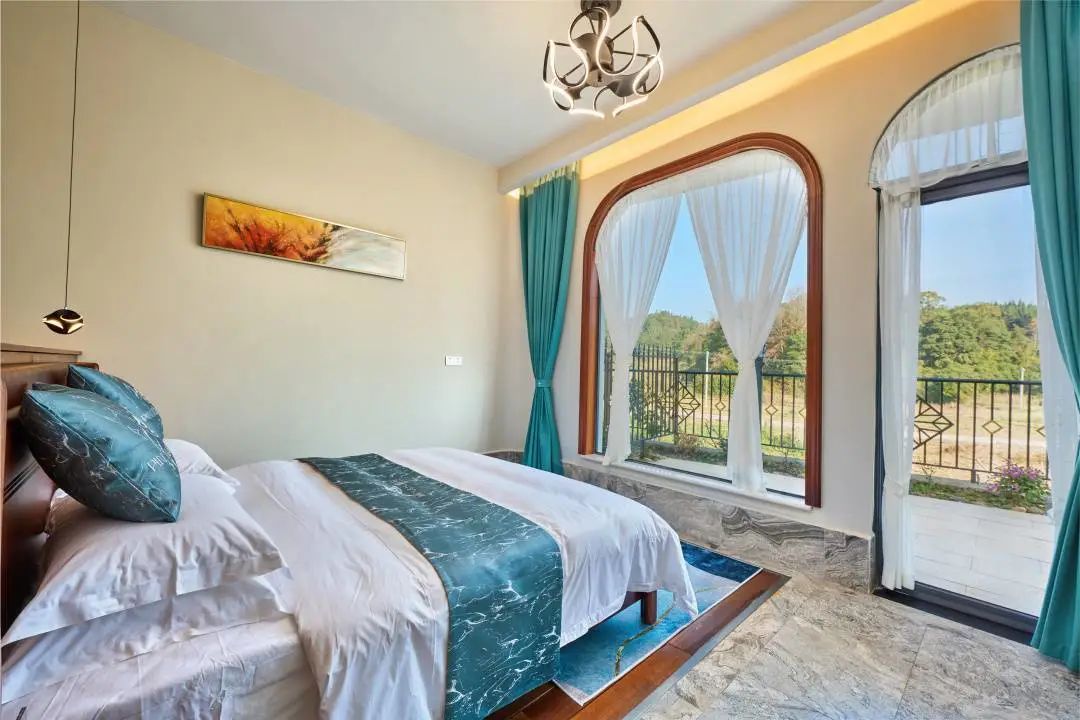 閲戠鍗佹湀鍥藉簡涓鍋囨湡浣忓鏀荤暐,閲戠涔嬬害