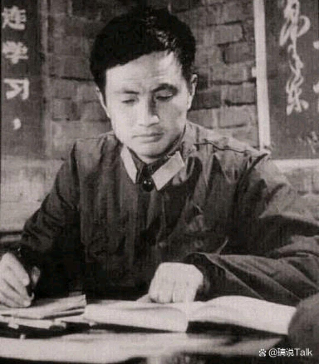 任正非从中年大叔到商业教父,任正非是怎样从低谷期走向转型的