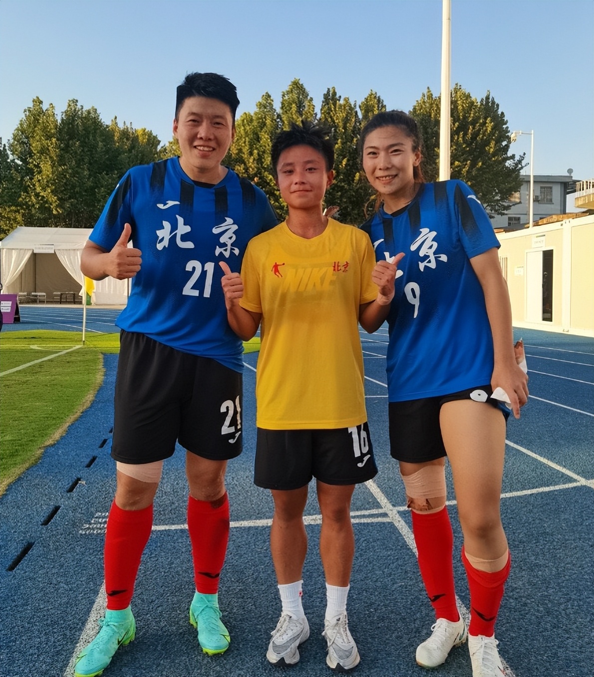 女足张琳艳过人,中国女足张琳艳头球图片