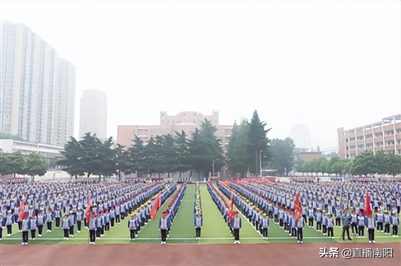 建全省一流名校—南阳市五中筑牢为*党**育人为国育才根基
