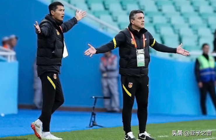 国足2:1逆转泰国庆祝胜利,国足2比0胜u23国足视频