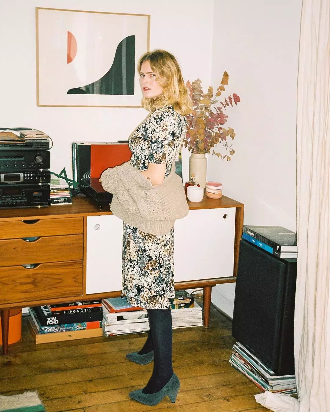 奶奶鞋和老爹鞋哪个好搭配 (奶奶鞋怎么搭配好看最新款)