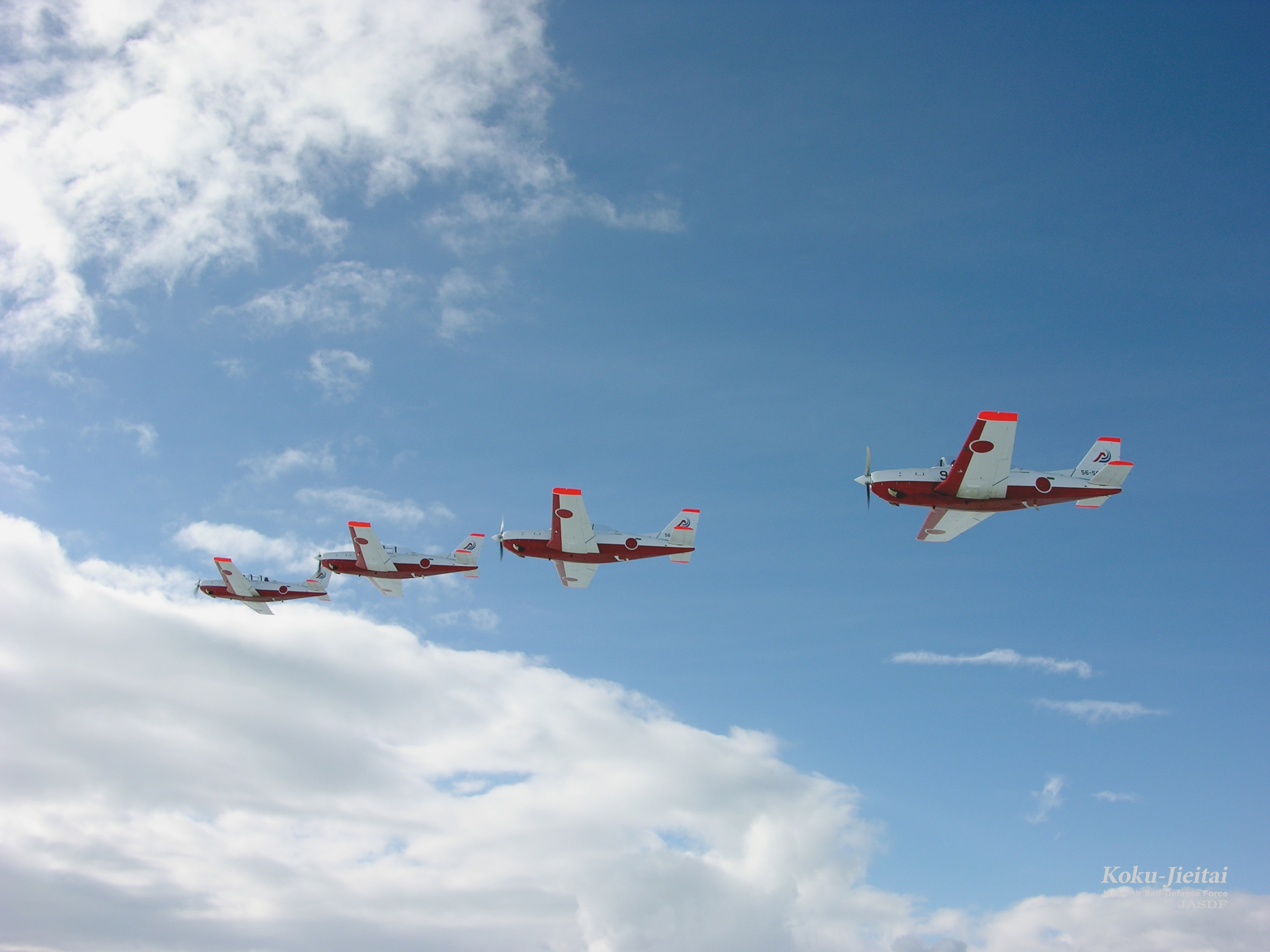 日本空中自卫队战斗机训练视频,日本富士直升机