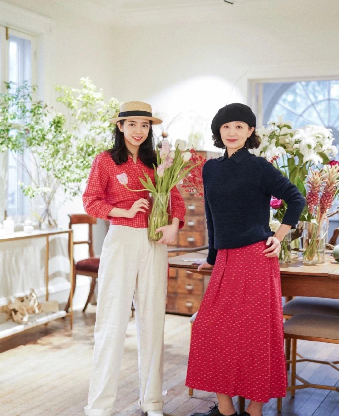 怎么穿红色才不显得尴尬,什么样的红色适合年轻人穿